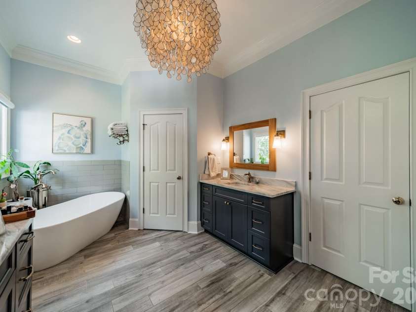 126 Patience Place Lane, Mooresville, NC 28117.  MLS# CAR4362071, YatesRealty ID 22757. Primary Bath