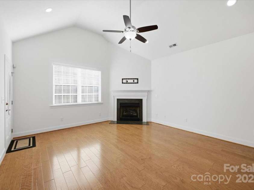 2369 Stardust Court, Denver, NC 28037.  MLS# CAR4272602, YatesRealty ID 22758. Living Room