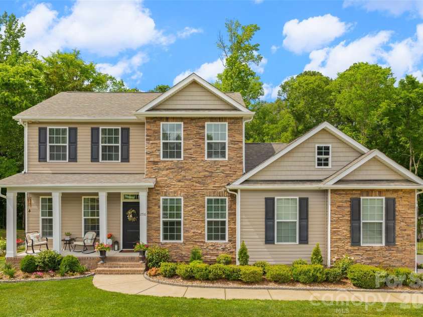 2716 Barwick Lane, Rock Hill, SC 29730.  MLS# CAR4371935, YatesRealty ID 22758. 