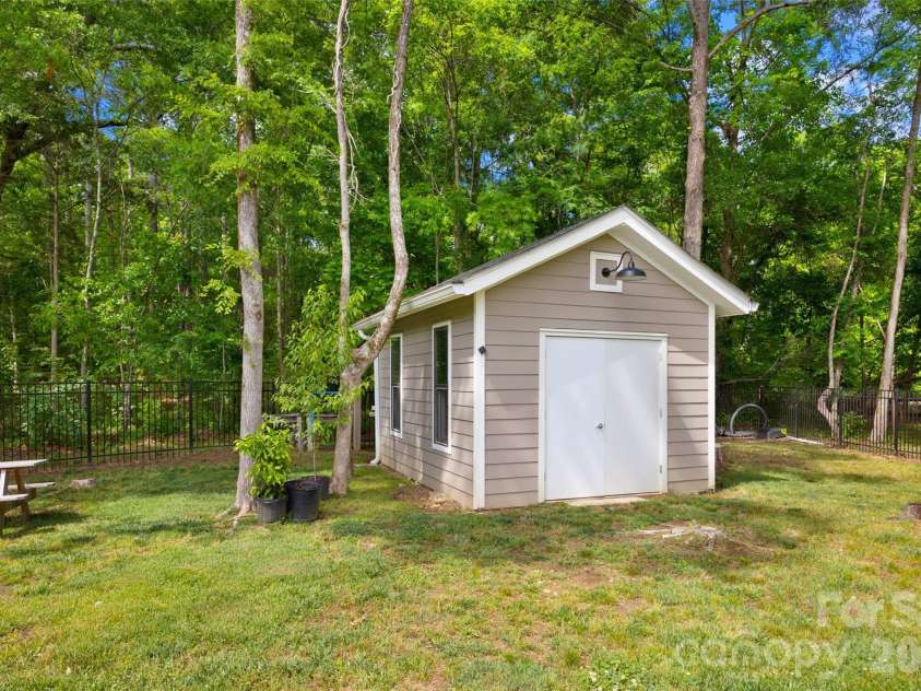 2716 Barwick Lane, Rock Hill, SC 29730.  MLS# CAR4371935, YatesRealty ID 22758. 