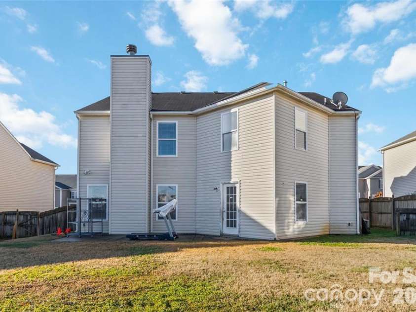 420 Zander Woods Court, Mount Holly, NC 28120.  MLS# CAR4378351, YatesRealty ID 22759. 