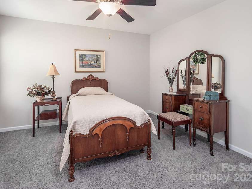 512 Rosebush Lane, Clover, SC 29710.  MLS# CAR4269216, YatesRealty ID 22759. 