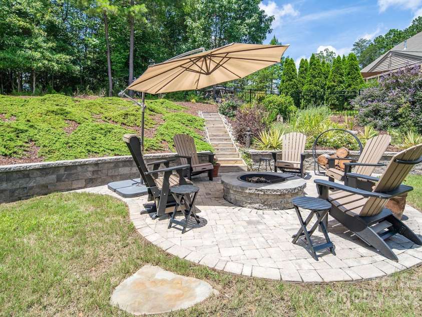 512 Rosebush Lane, Clover, SC 29710.  MLS# CAR4269216, YatesRealty ID 22759. 