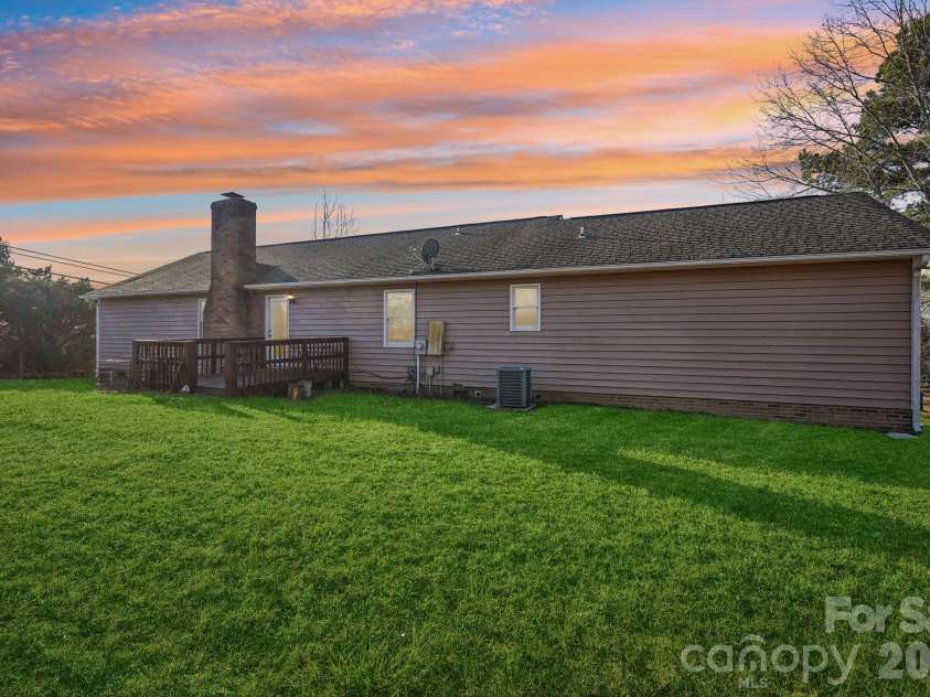 11000 Mallard Crossing Drive, Charlotte, NC 28262.  MLS# CAR4333999, YatesRealty ID 2276. 