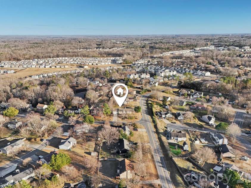 11000 Mallard Crossing Drive, Charlotte, NC 28262.  MLS# CAR4333999, YatesRealty ID 2276. 