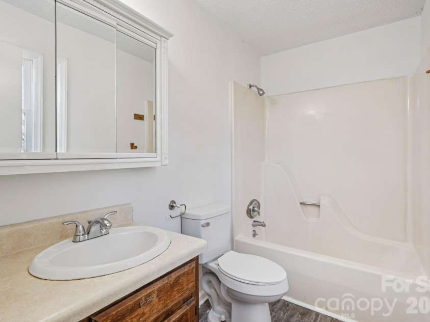11000 Mallard Crossing Drive, Charlotte, NC 28262.  MLS# CAR4333999, YatesRealty ID 2276. 