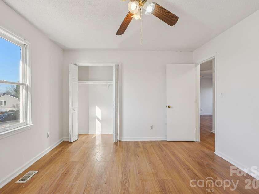 11000 Mallard Crossing Drive, Charlotte, NC 28262.  MLS# CAR4333999, YatesRealty ID 2276. 