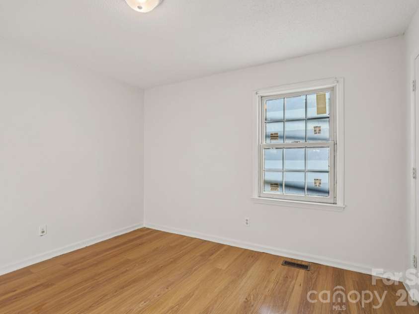 11000 Mallard Crossing Drive, Charlotte, NC 28262.  MLS# CAR4333999, YatesRealty ID 2276. 