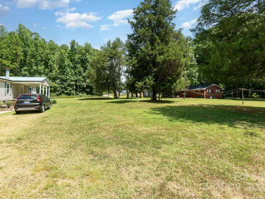 131 Smyrna Lane, Mooresville, NC 28115.  MLS# CAR4159058, YatesRealty ID 2276. 