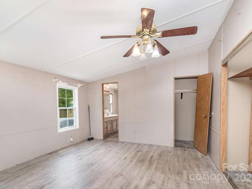 131 Smyrna Lane, Mooresville, NC 28115.  MLS# CAR4159058, YatesRealty ID 2276. 