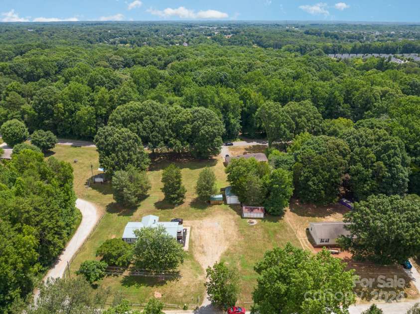 131 Smyrna Lane, Mooresville, NC 28115.  MLS# CAR4159058, YatesRealty ID 2276. 