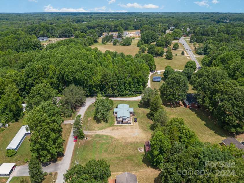 131 Smyrna Lane, Mooresville, NC 28115.  MLS# CAR4159058, YatesRealty ID 2276. 