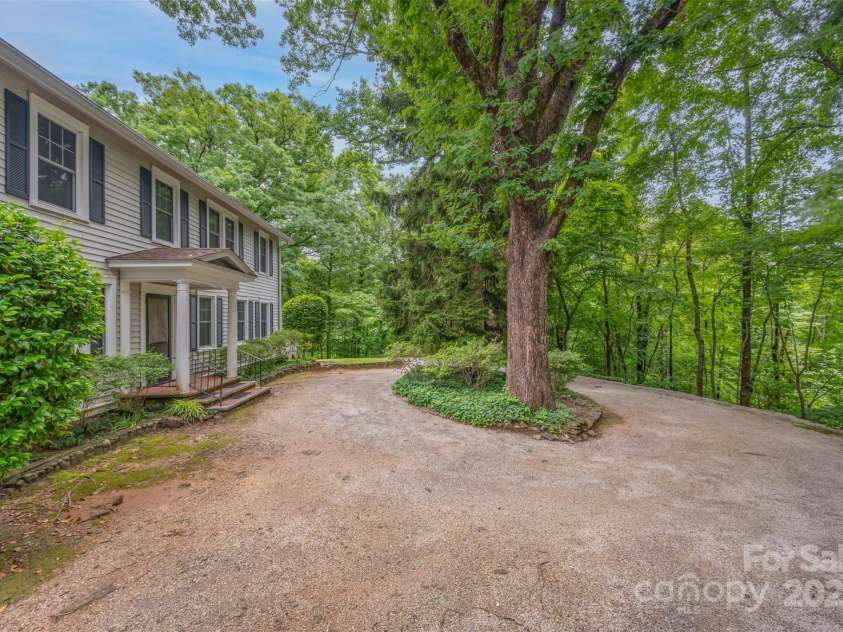 93 Villa Barbara Lane, Tryon, NC 28782.  MLS# CAR4260779, YatesRealty ID 22760. 