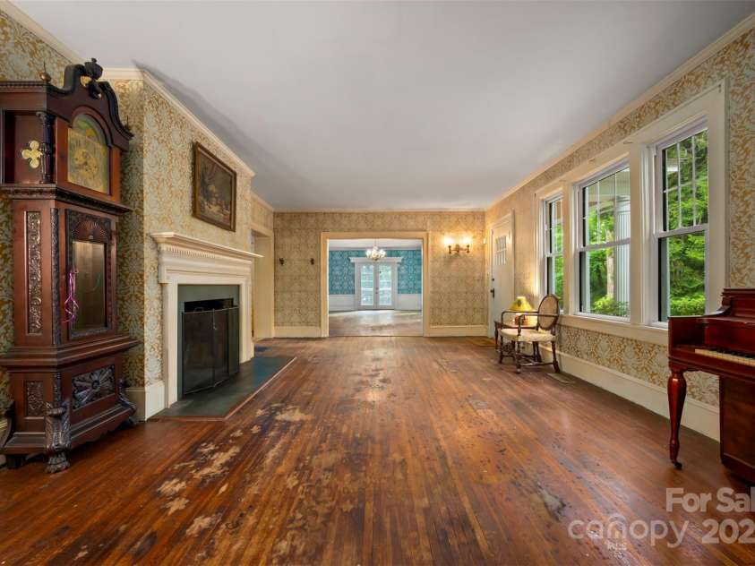 93 Villa Barbara Lane, Tryon, NC 28782.  MLS# CAR4260779, YatesRealty ID 22760. 