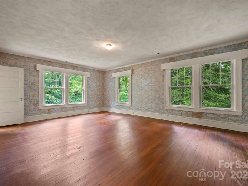 93 Villa Barbara Lane, Tryon, NC 28782.  MLS# CAR4260779, YatesRealty ID 22760. 