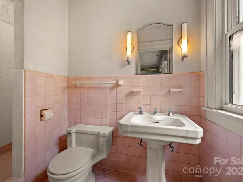 93 Villa Barbara Lane, Tryon, NC 28782.  MLS# CAR4260779, YatesRealty ID 22760. 