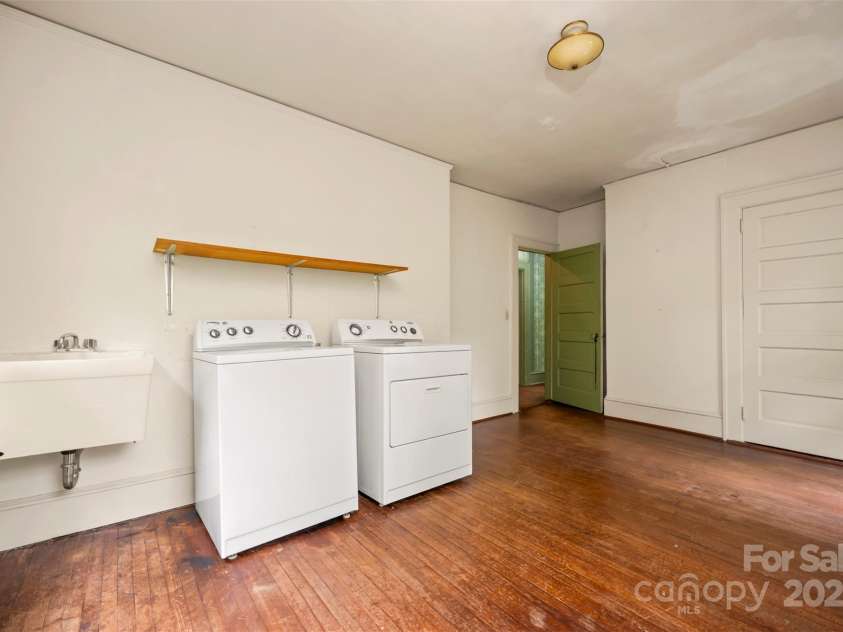 93 Villa Barbara Lane, Tryon, NC 28782.  MLS# CAR4260779, YatesRealty ID 22760. 