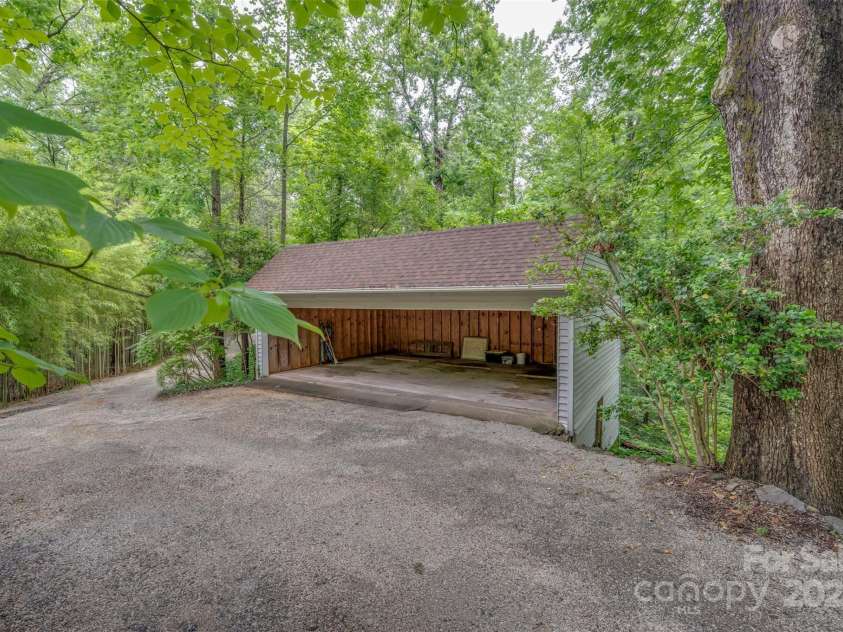 93 Villa Barbara Lane, Tryon, NC 28782.  MLS# CAR4260779, YatesRealty ID 22760. 