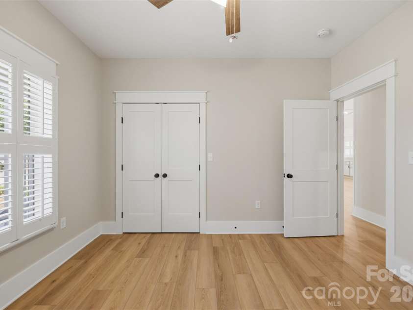 2109 6th Street, Hickory, NC 28601.  MLS# CAR4378669, YatesRealty ID 22761. 