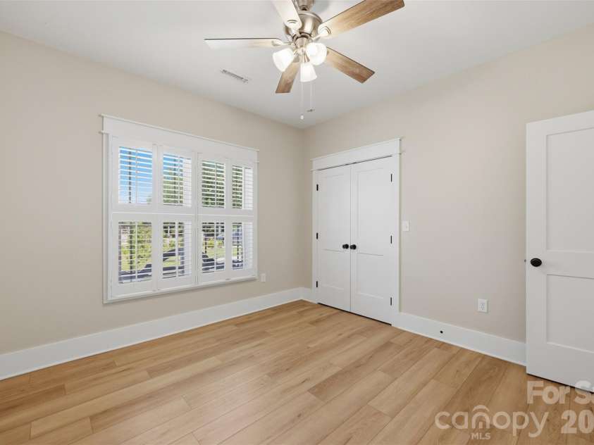 2109 6th Street, Hickory, NC 28601.  MLS# CAR4378669, YatesRealty ID 22761. 