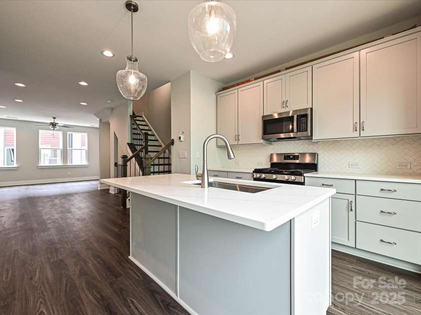 1312 Walter Taylor Way, Charlotte, NC 28206.  MLS# CAR4207731, YatesRealty ID 22762. Kitchen/Dining/Living