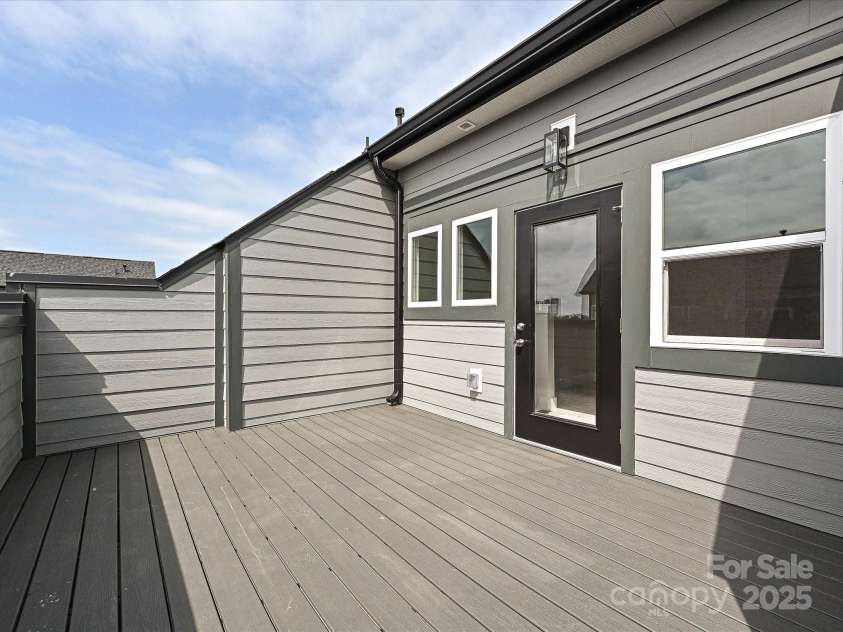 1312 Walter Taylor Way, Charlotte, NC 28206.  MLS# CAR4207731, YatesRealty ID 22762. Rooftop Terrace