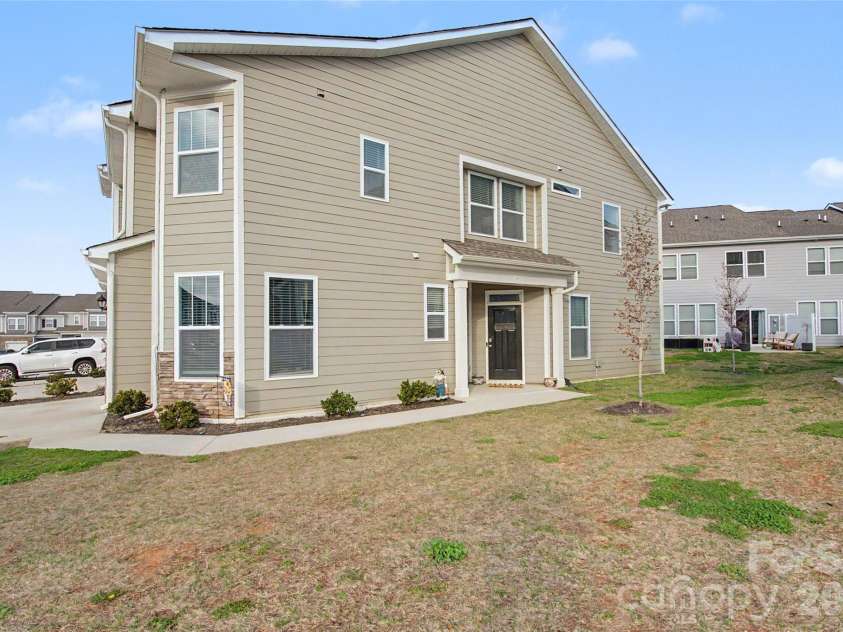 33 Cedar Hill Road, Hendersonville, NC 28792.  MLS# CAR4366130, YatesRealty ID 22762. 