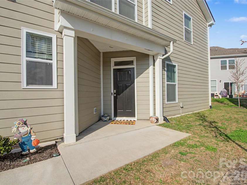 33 Cedar Hill Road, Hendersonville, NC 28792.  MLS# CAR4366130, YatesRealty ID 22762. 