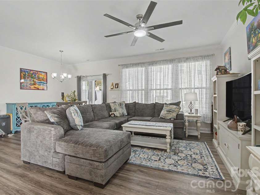 33 Cedar Hill Road, Hendersonville, NC 28792.  MLS# CAR4366130, YatesRealty ID 22762. 