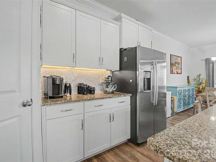 33 Cedar Hill Road, Hendersonville, NC 28792.  MLS# CAR4366130, YatesRealty ID 22762. 
