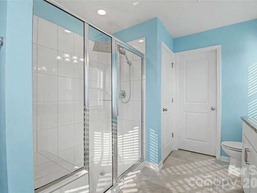33 Cedar Hill Road, Hendersonville, NC 28792.  MLS# CAR4366130, YatesRealty ID 22762. 