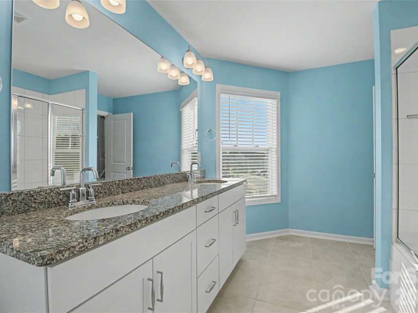 33 Cedar Hill Road, Hendersonville, NC 28792.  MLS# CAR4366130, YatesRealty ID 22762. 