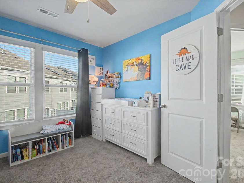 33 Cedar Hill Road, Hendersonville, NC 28792.  MLS# CAR4366130, YatesRealty ID 22762. 