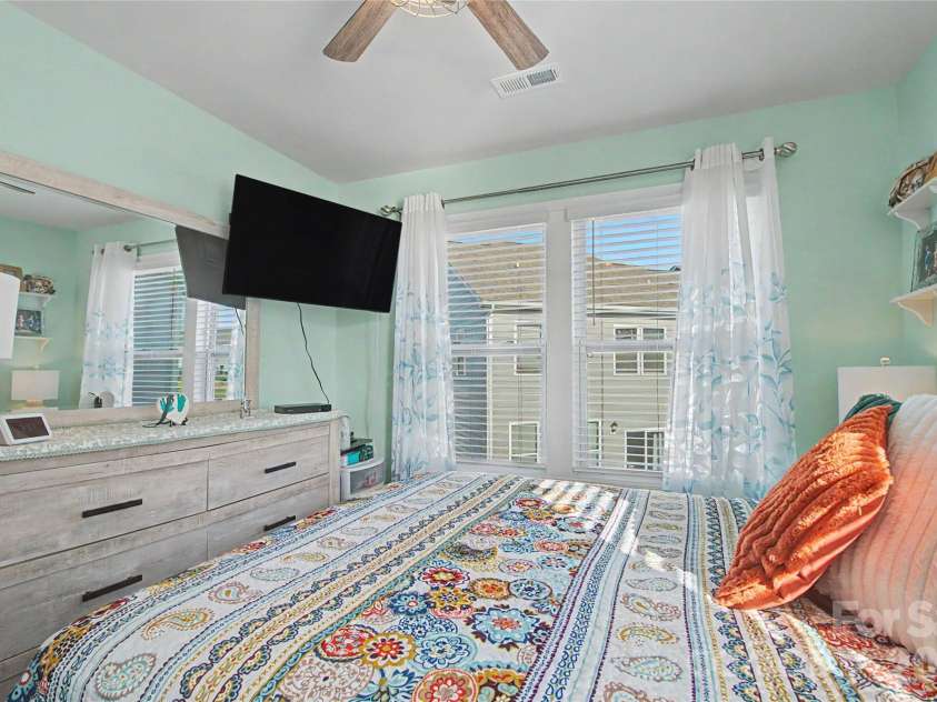 33 Cedar Hill Road, Hendersonville, NC 28792.  MLS# CAR4366130, YatesRealty ID 22762. 