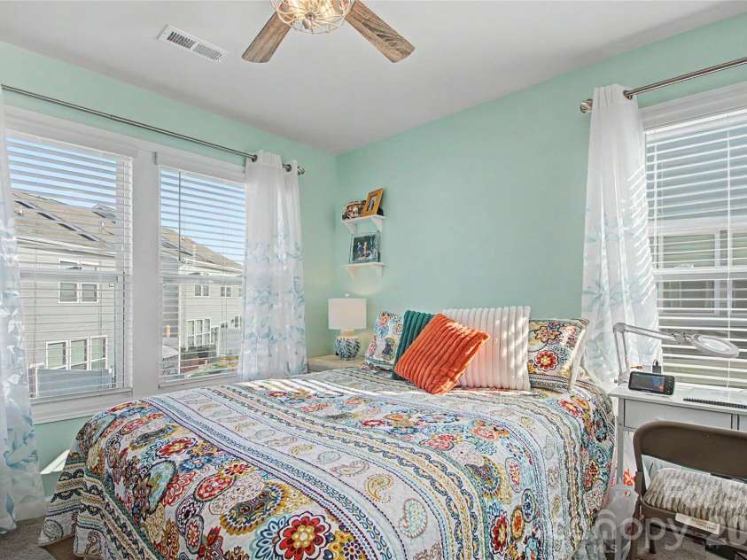 33 Cedar Hill Road, Hendersonville, NC 28792.  MLS# CAR4366130, YatesRealty ID 22762. 