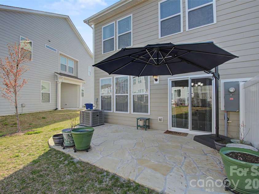 33 Cedar Hill Road, Hendersonville, NC 28792.  MLS# CAR4366130, YatesRealty ID 22762. 