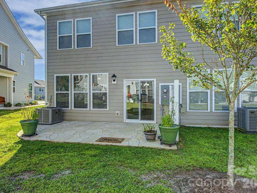 33 Cedar Hill Road, Hendersonville, NC 28792.  MLS# CAR4366130, YatesRealty ID 22762. 