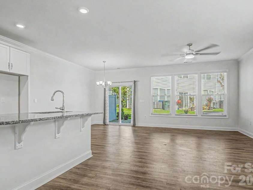33 Cedar Hill Road, Hendersonville, NC 28792.  MLS# CAR4366130, YatesRealty ID 22762. 