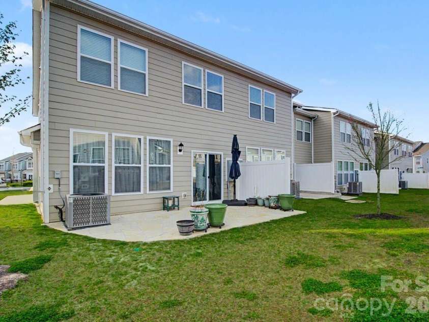 33 Cedar Hill Road, Hendersonville, NC 28792.  MLS# CAR4366130, YatesRealty ID 22762. 