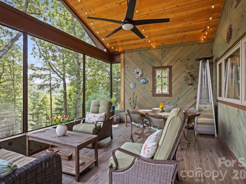 163 Old Poplar Lane, Flat Rock, NC 28731.  MLS# CAR4381319, YatesRealty ID 22763. 