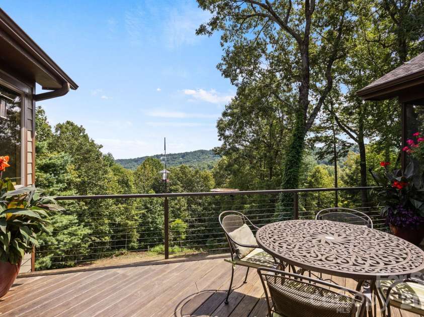 163 Old Poplar Lane, Flat Rock, NC 28731.  MLS# CAR4381319, YatesRealty ID 22763. 