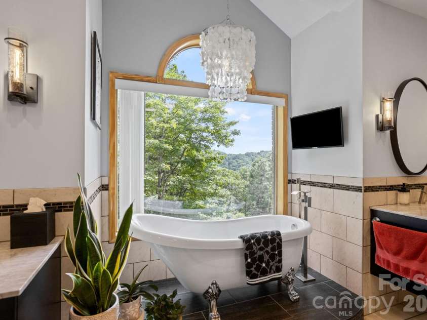 163 Old Poplar Lane, Flat Rock, NC 28731.  MLS# CAR4381319, YatesRealty ID 22763. 