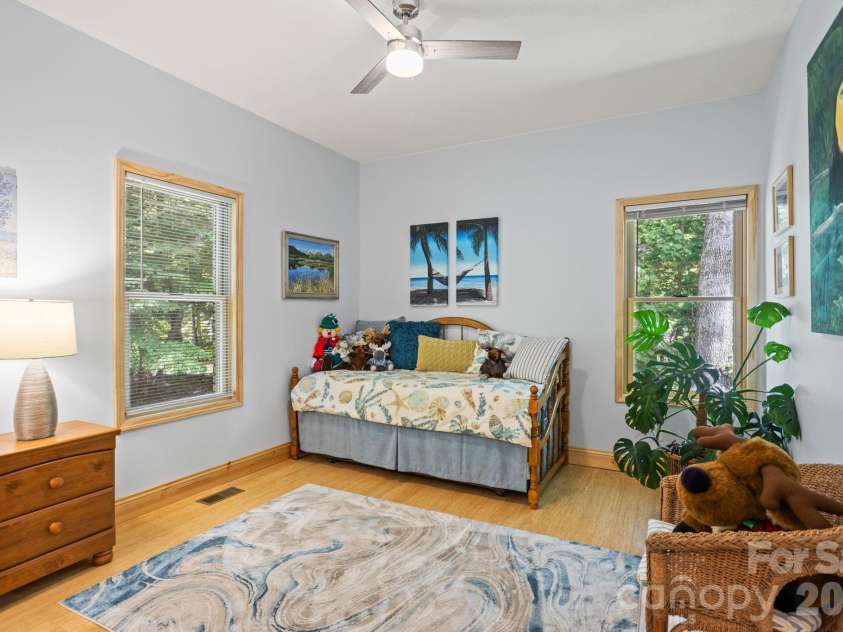 163 Old Poplar Lane, Flat Rock, NC 28731.  MLS# CAR4381319, YatesRealty ID 22763. 