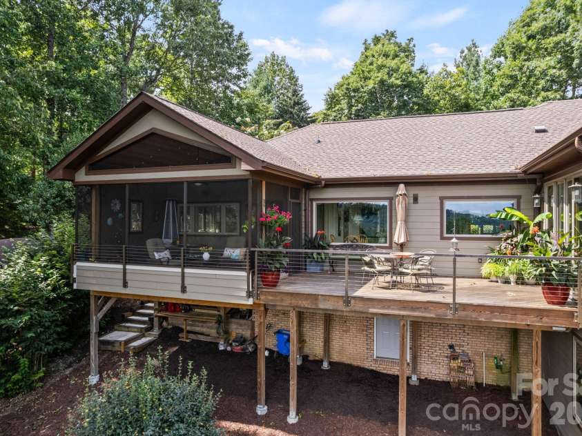 163 Old Poplar Lane, Flat Rock, NC 28731.  MLS# CAR4381319, YatesRealty ID 22763. 
