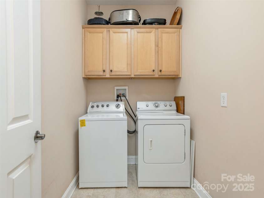 47 Craggy Vista Drive, Swannanoa, NC 28778.  MLS# CAR4231370, YatesRealty ID 22763. 