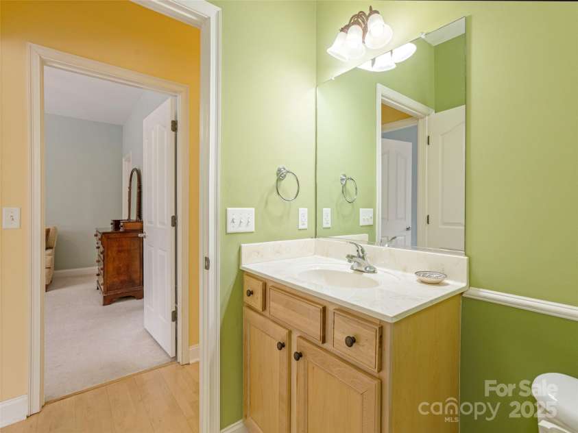47 Craggy Vista Drive, Swannanoa, NC 28778.  MLS# CAR4231370, YatesRealty ID 22763. 