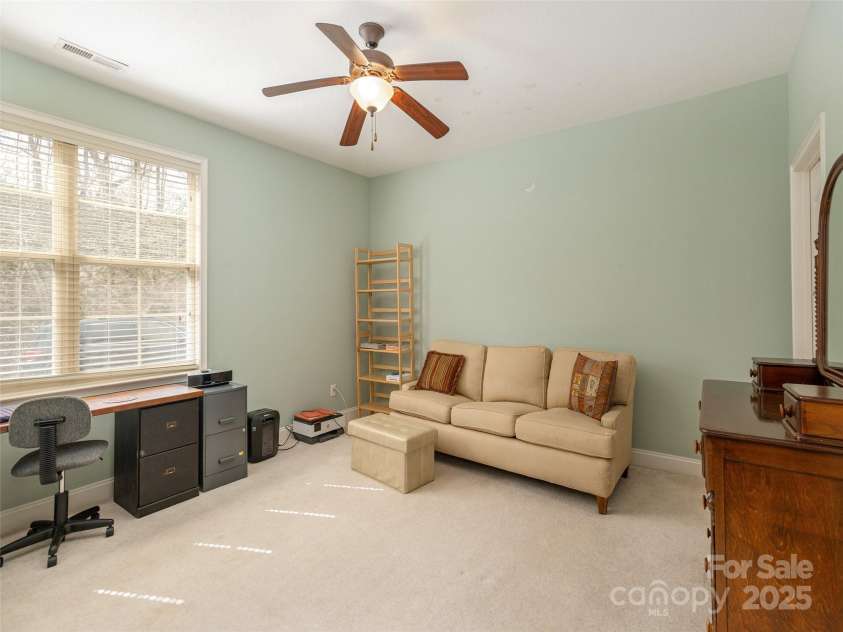 47 Craggy Vista Drive, Swannanoa, NC 28778.  MLS# CAR4231370, YatesRealty ID 22763. 
