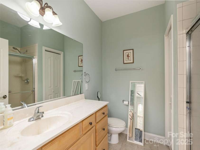 47 Craggy Vista Drive, Swannanoa, NC 28778.  MLS# CAR4231370, YatesRealty ID 22763. 