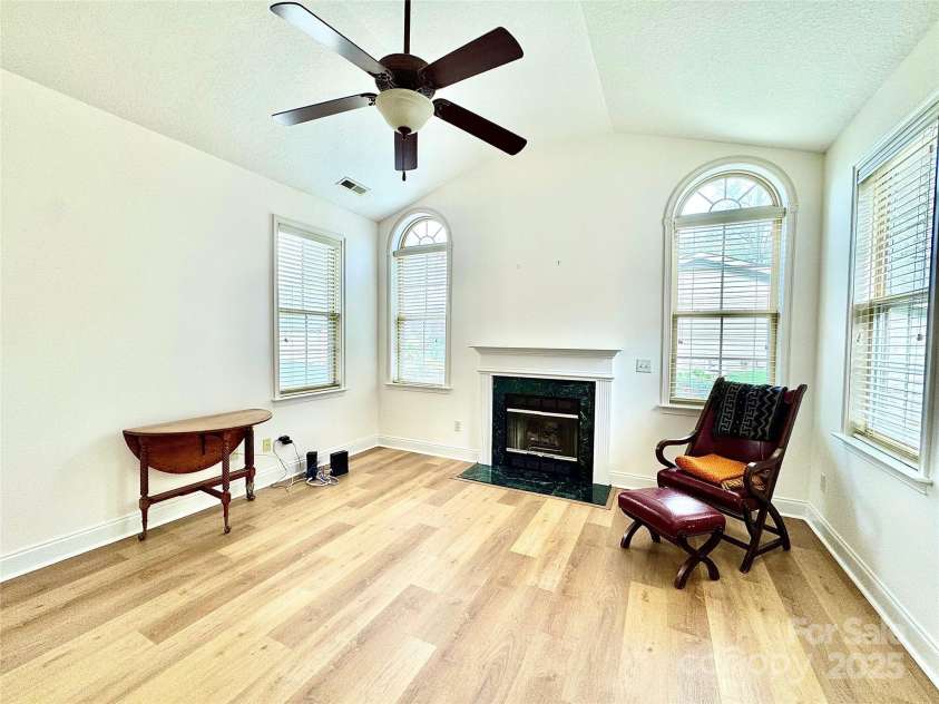 47 Craggy Vista Drive, Swannanoa, NC 28778.  MLS# CAR4231370, YatesRealty ID 22763. 