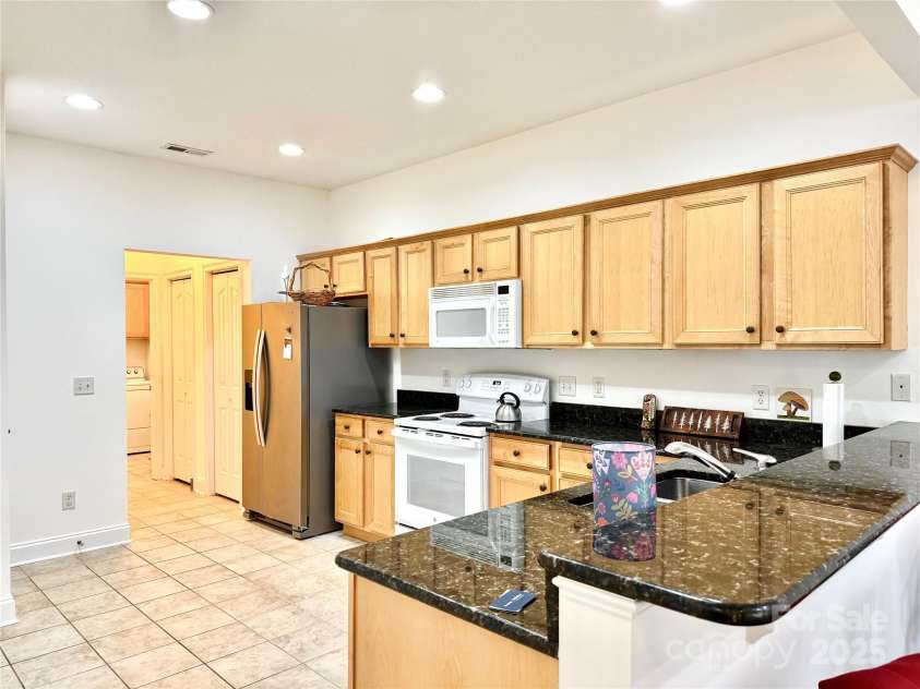 47 Craggy Vista Drive, Swannanoa, NC 28778.  MLS# CAR4231370, YatesRealty ID 22763. 